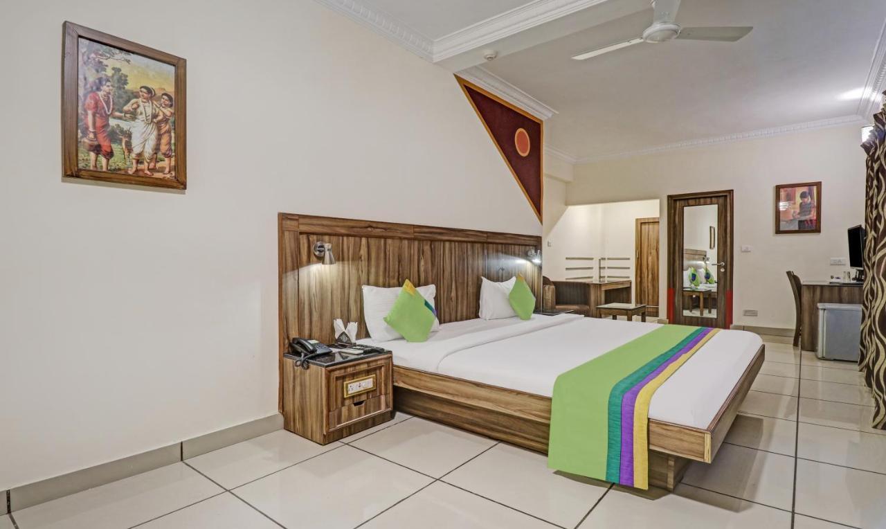 Treebo Komfort Suites, 3 Km From Mysore Palace Екстериор снимка