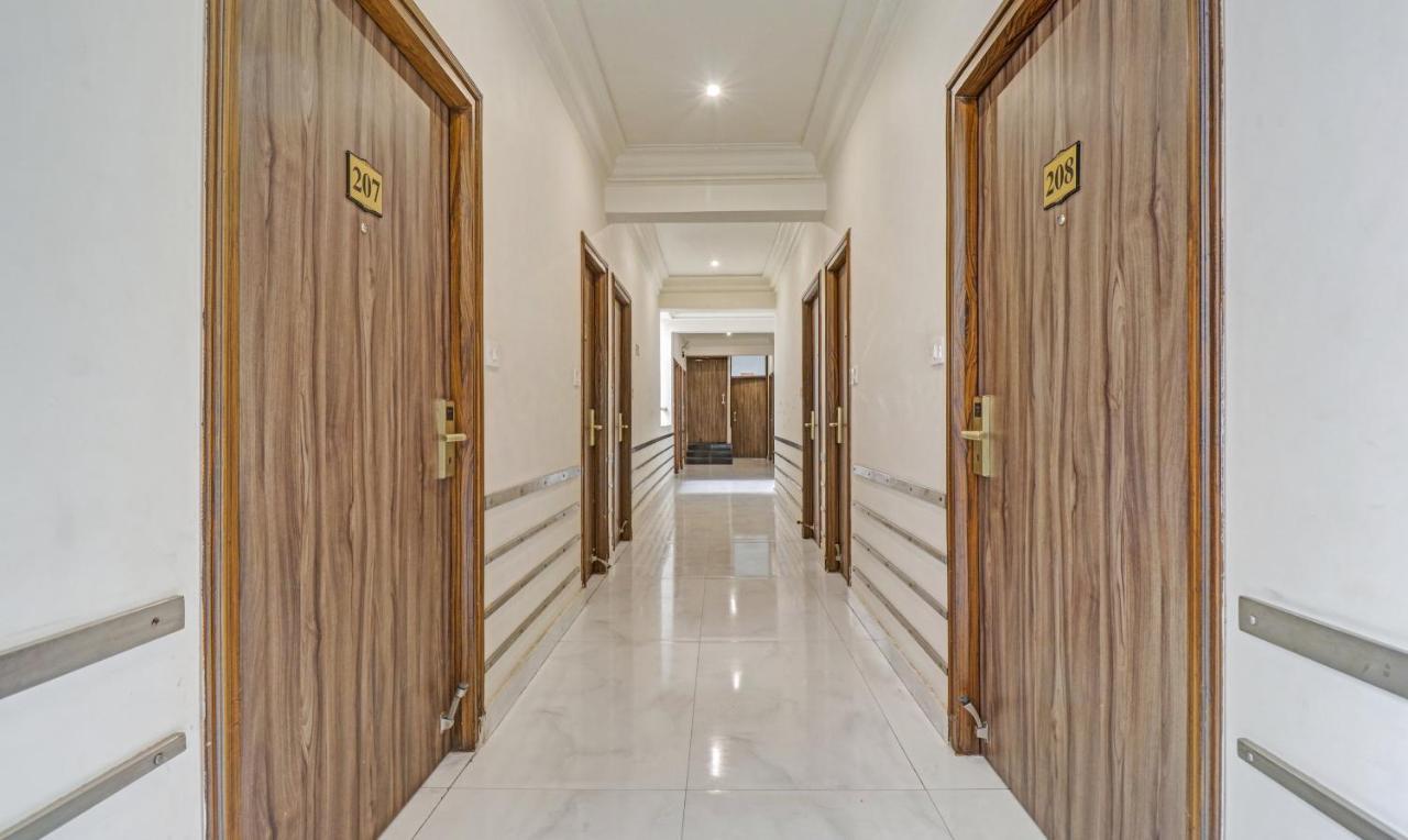 Treebo Komfort Suites, 3 Km From Mysore Palace Екстериор снимка
