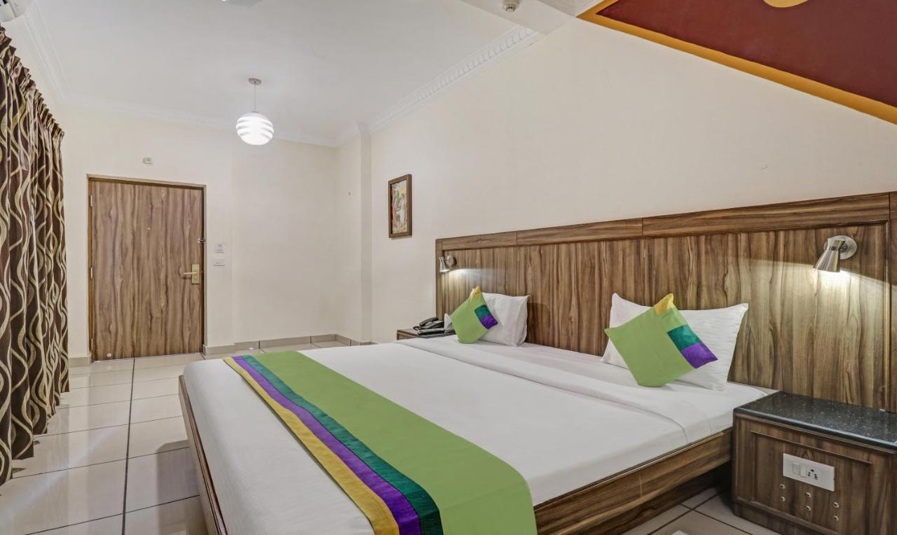 Treebo Komfort Suites, 3 Km From Mysore Palace Екстериор снимка