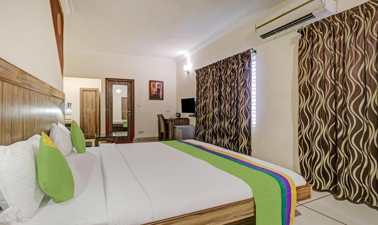 Treebo Komfort Suites, 3 Km From Mysore Palace Екстериор снимка