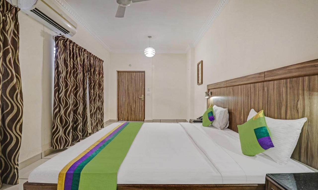 Treebo Komfort Suites, 3 Km From Mysore Palace Екстериор снимка