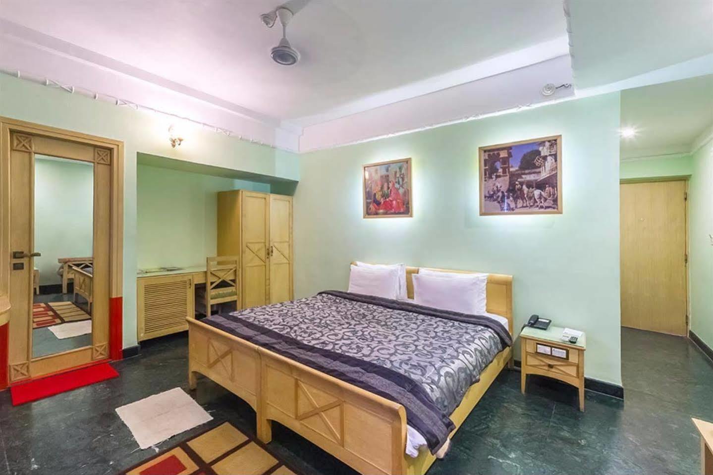 Treebo Komfort Suites, 3 Km From Mysore Palace Екстериор снимка