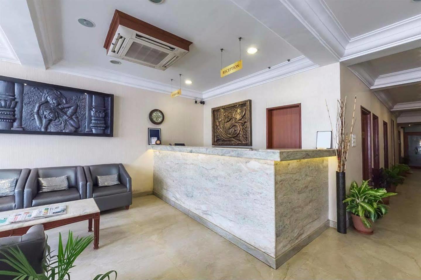 Treebo Komfort Suites, 3 Km From Mysore Palace Екстериор снимка